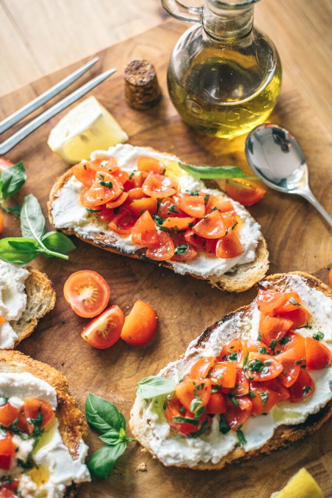 Tostas con tomate y aceite de oliva, cocinar más sano y con más sabor
